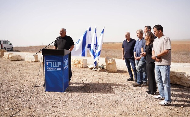 גדי איזנקוט בהצהרה לתקשורת