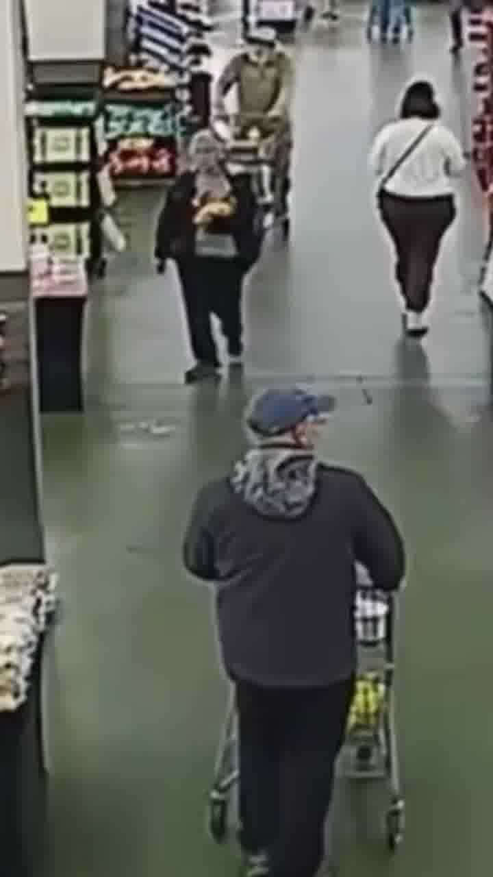 החליקה בסופרמרקט על שלולית, ועכשיו היא תובעת 36 מיליון דולר מהרשת