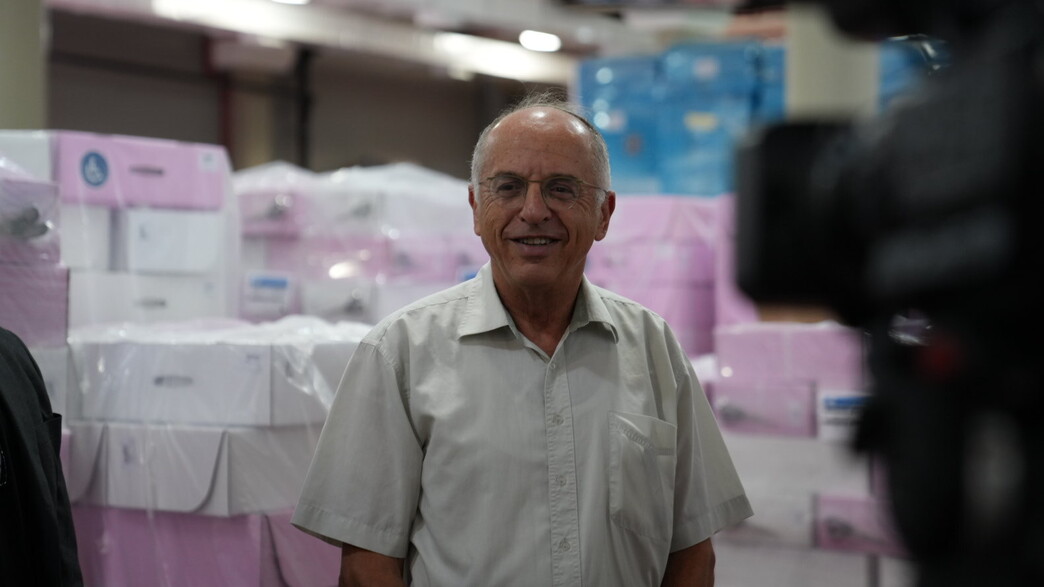 סיור במרכז הלוגיסטי של ועדת הבחירות המרכזית