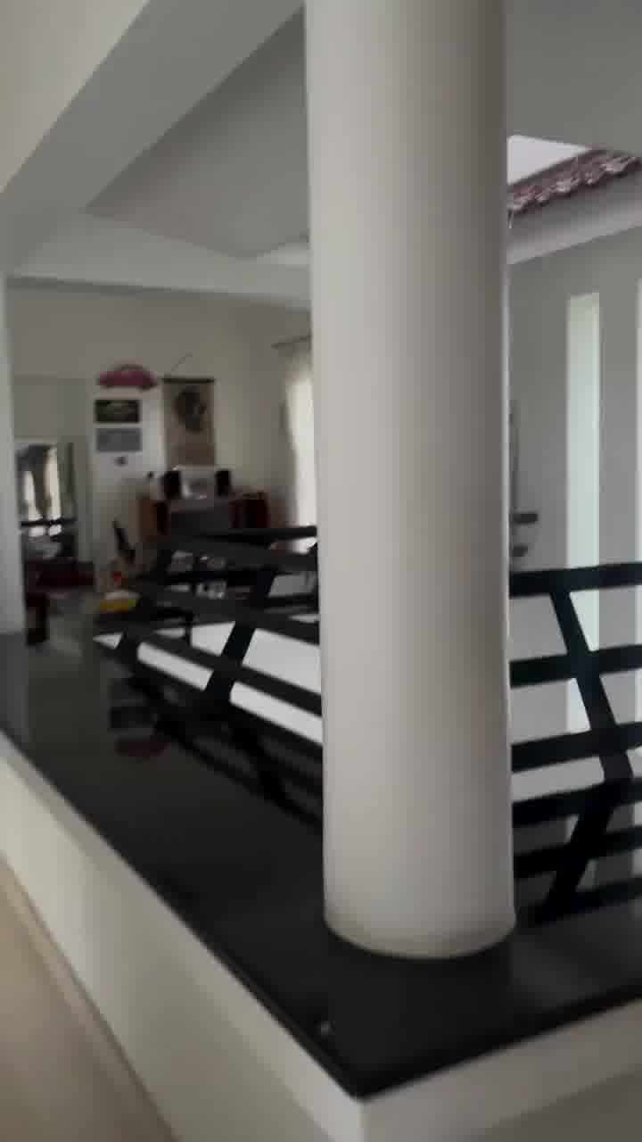 הלקוח רצה בית שישמעו בו את צלילי הגשם. האדריכל אמר: "סבבה"