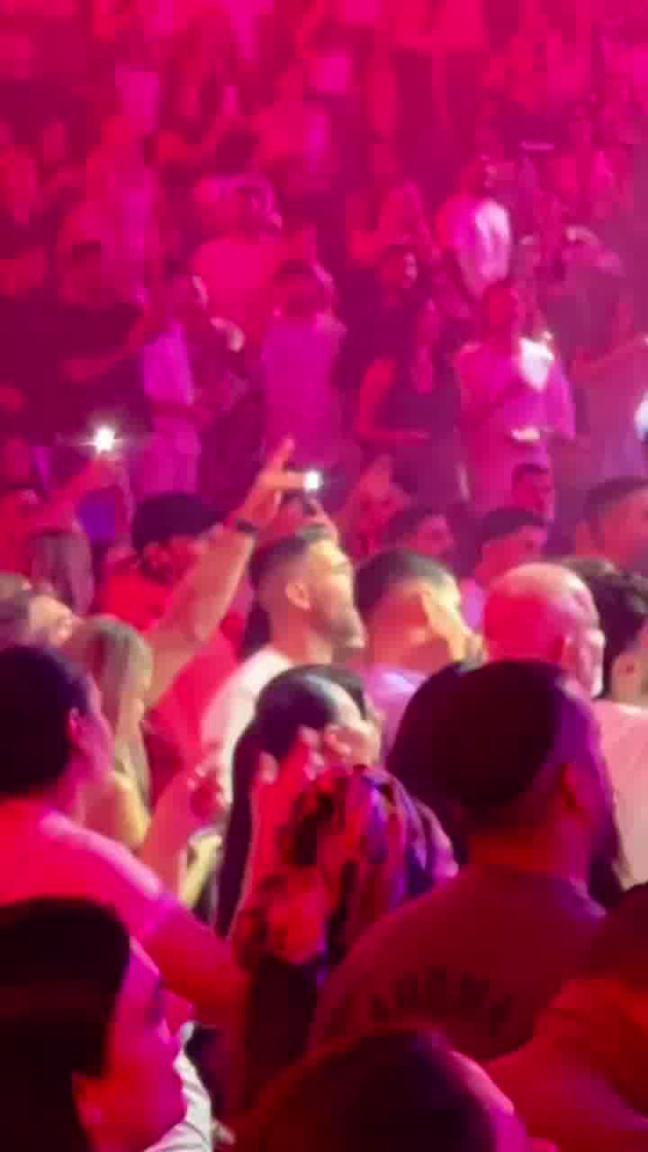 איתי שכטר במופע של דודו אהרון