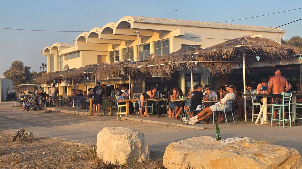 קפה-בר המועדון הימי קפה-בר המועדון הימי