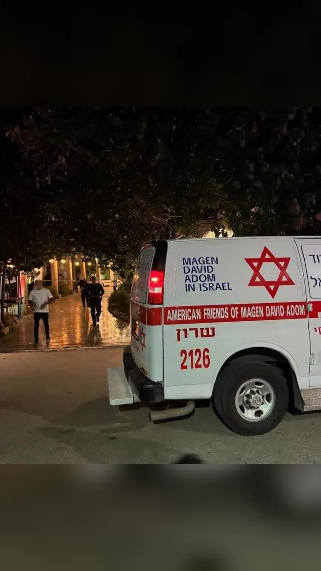 בן 24 נפצע קשה באירוע אלימות במועצה האזורית חוף השרון. הוא פונה לבית החולים עם פציעות חודרות
