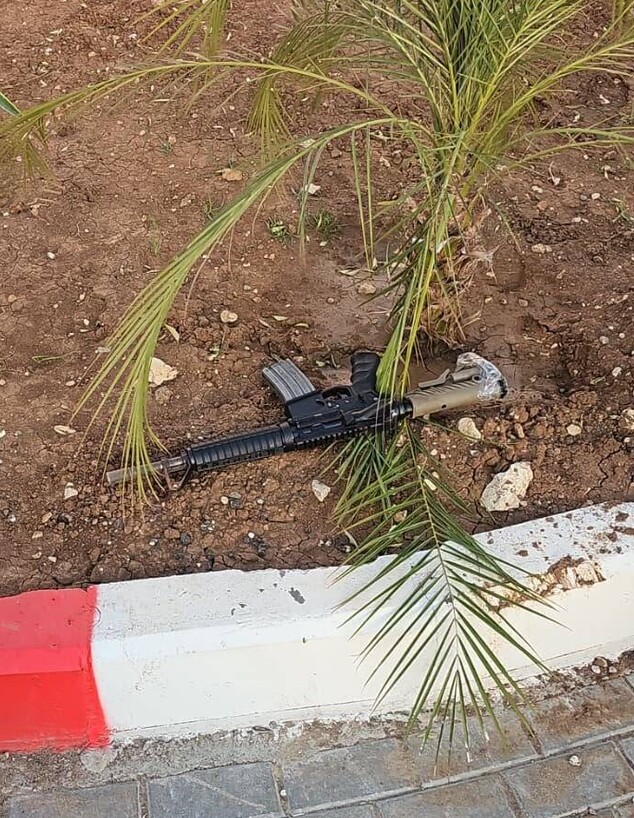 הנשק ששימש את המחבלים בפיגוע הנשק ששימש את המחבלים בפיגוע