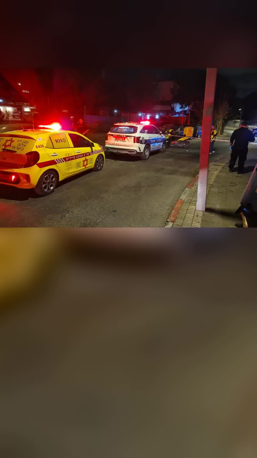 רוכב אופניים כבן 50 נפצע אנוש לאחר שנפגע ממשאית בחולון