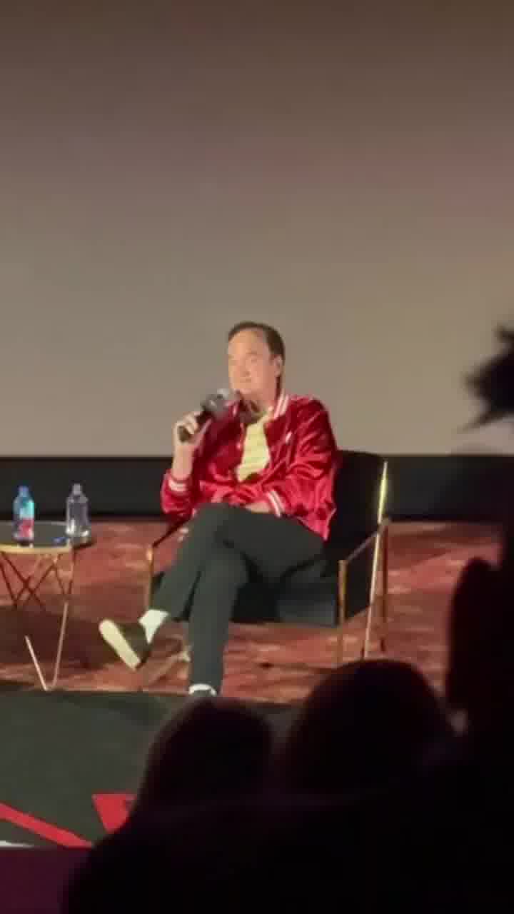 טרנטינו מספר שברט ריינולדס המנוח היה אמור להשתתף ב"היו זמנים בהוליווד"