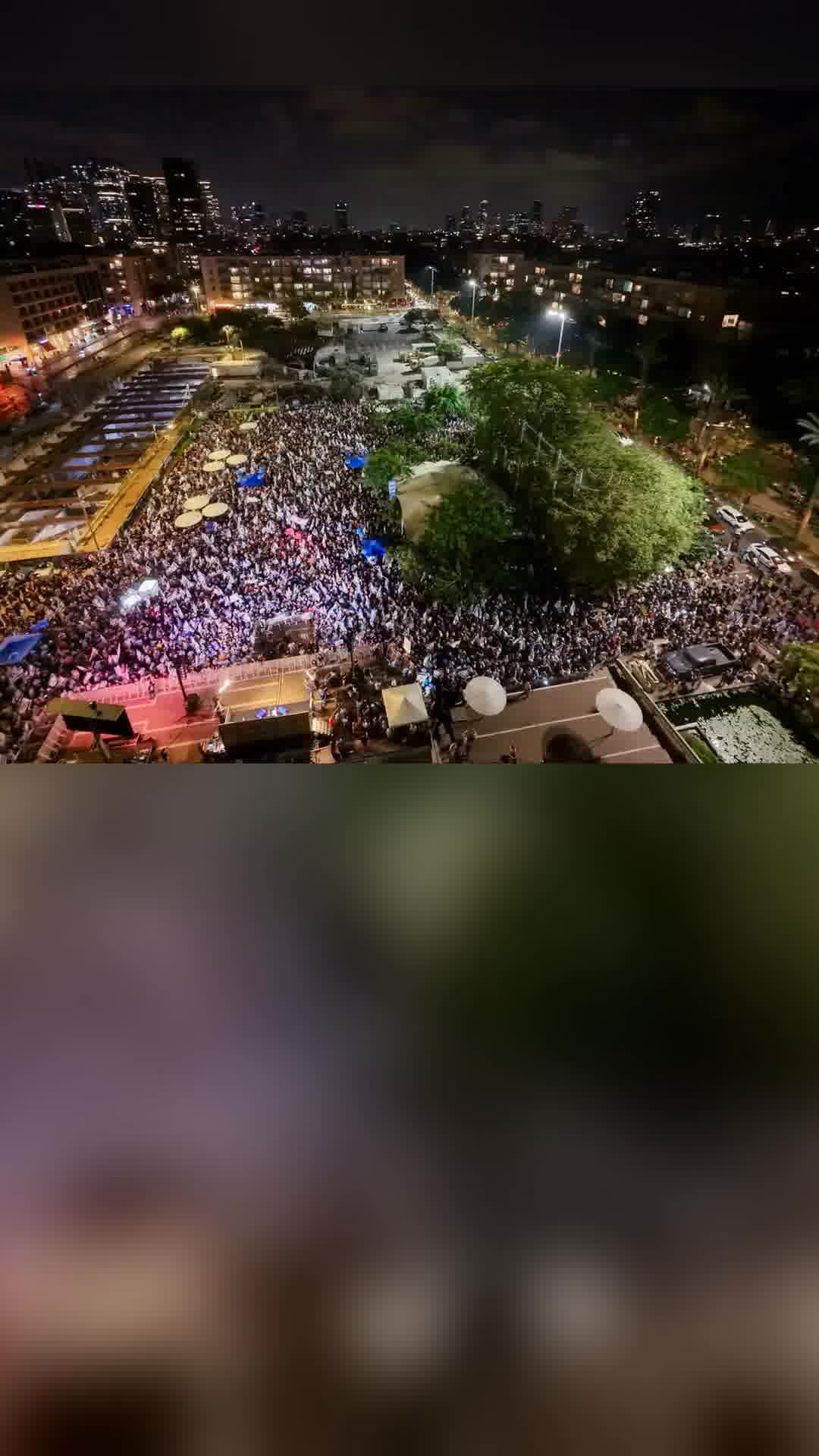 שלושה ימים לפני הבחירות: אלפים בכיכר החטופים הערב