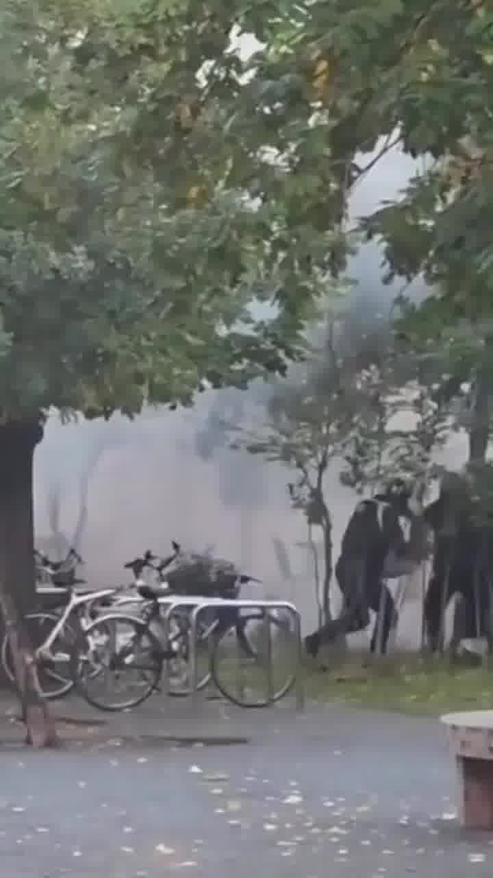 בינתיים בצרפת... בקבוק תבערה הושלך לעבר שוטרים בפריז