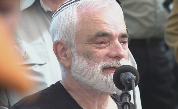אביו של סמ"ר רון יונתן רויטמן ז"ל סופד לו אביו של סמ"ר רון יונתן רויטמן ז"ל סופד לו