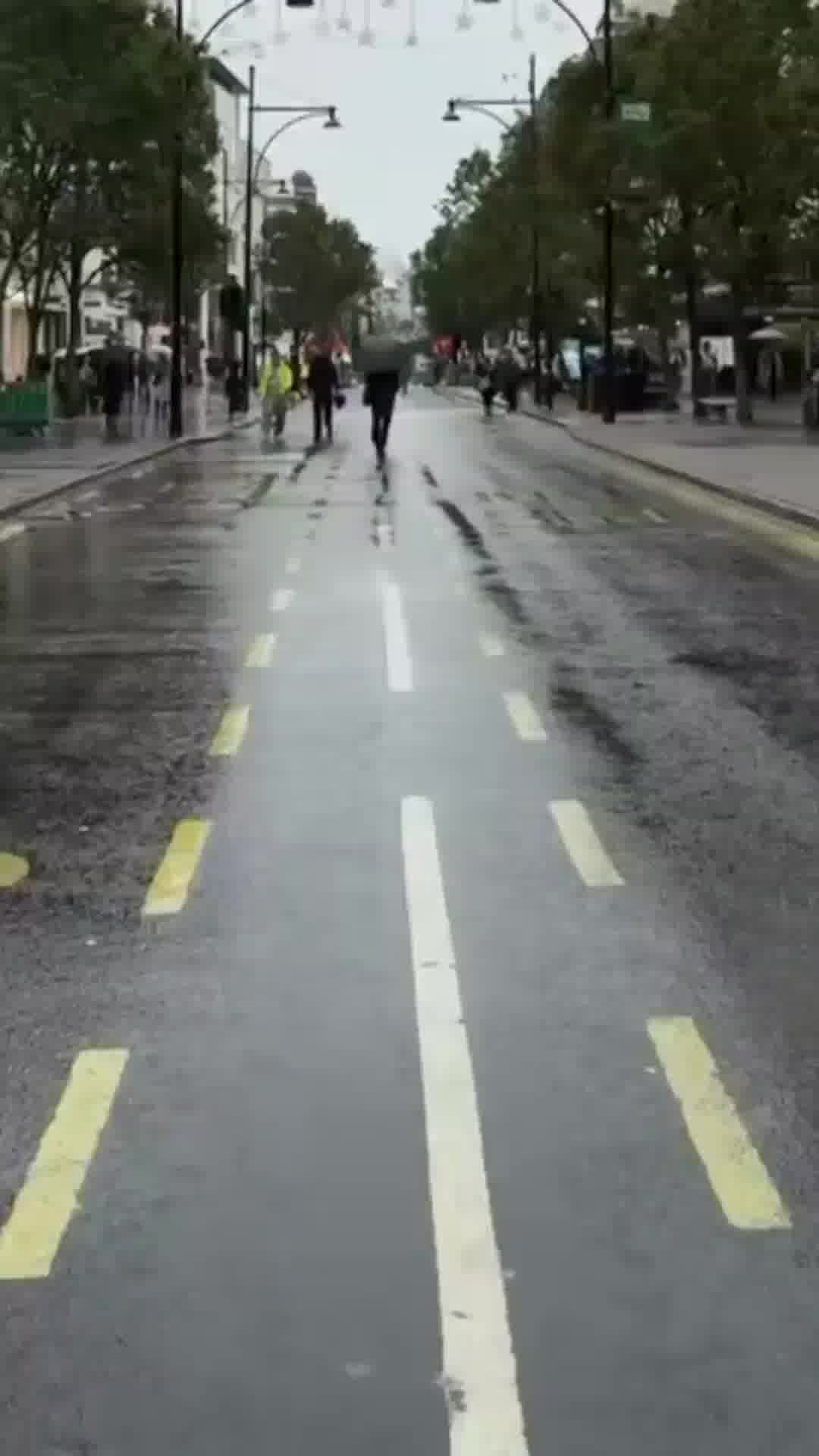 היסטוריה בלונדון: היום הראשון ברחוב אוקספורד בלי אוטבוסים