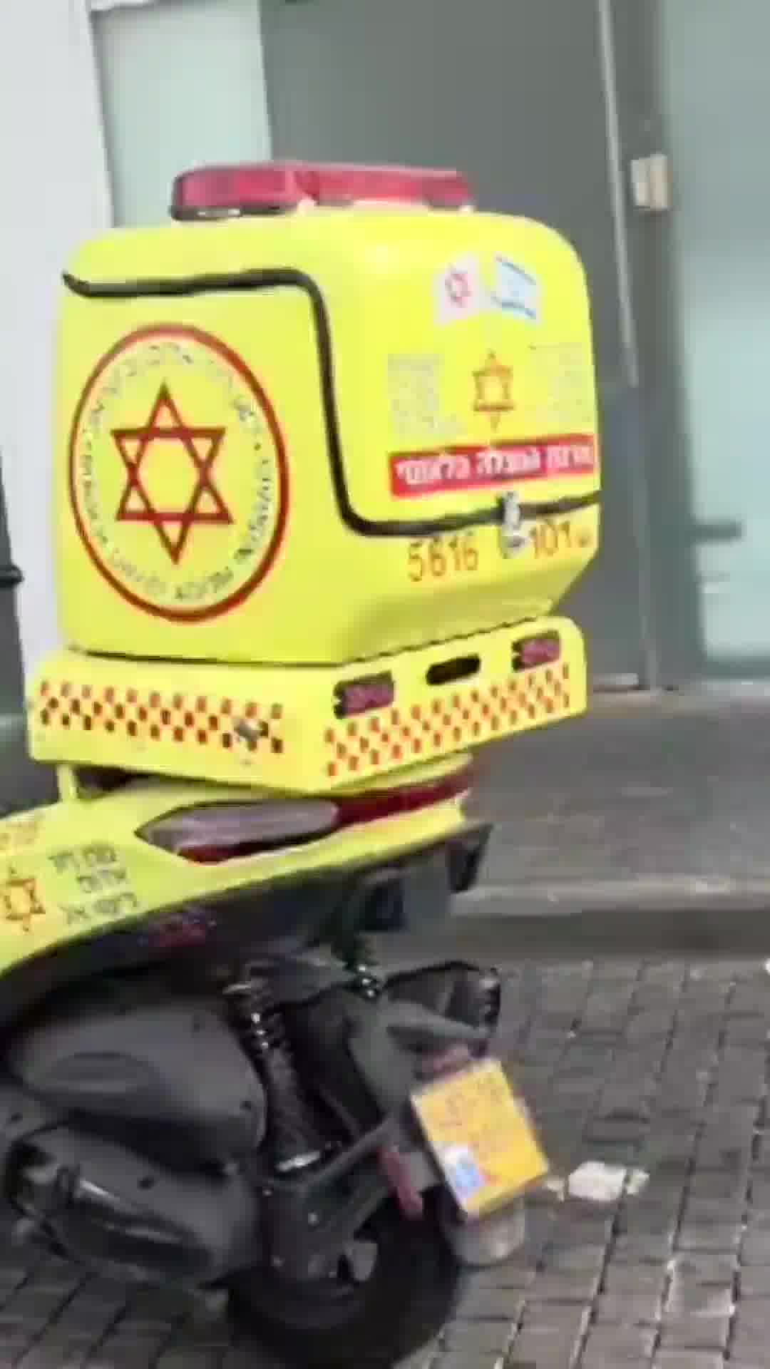 חשד לרצח והתאבדות: שני גברים נמצאו ללא רוח חיים בדרך משה דיין בתל אביב