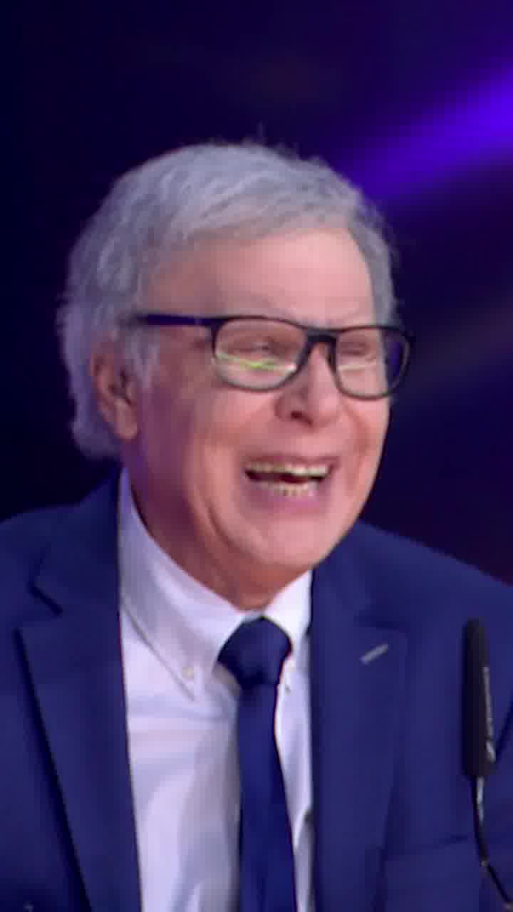 חושבת על הסבת מקצוע? תיעוד של בר רפאלי מנגנת על התופים עם אביב גפן נחשף "בהזמר במסכה"