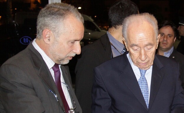 הנשיא פרס עם יועצו יורם דורי הנשיא פרס עם יועצו יורם דורי