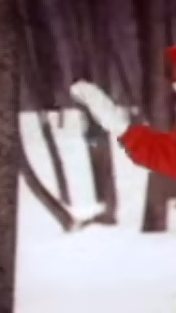 בדיוק היום לפני 32 שנה מריה קארי שחררה לעולם את הסינגל ששינה לנצח את חג המולד