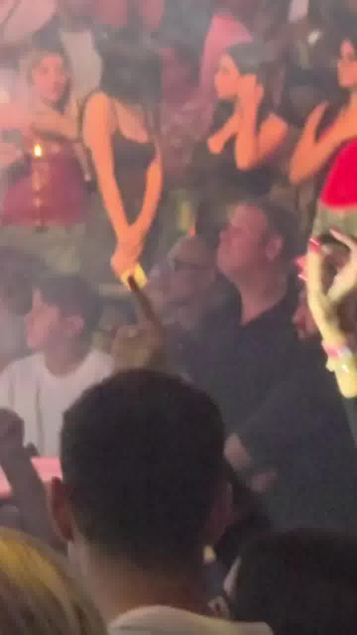 אדיר מילר והמשפחה בהופעה של איתי לוי 