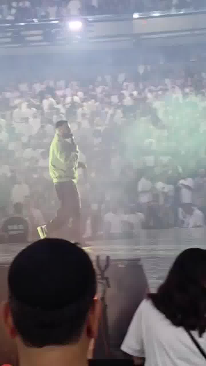 איתי לוי מתייחס לפרסום ב-mako: "אין לי אינסטגרם. ירדתי 4 קילו, מהלחץ"