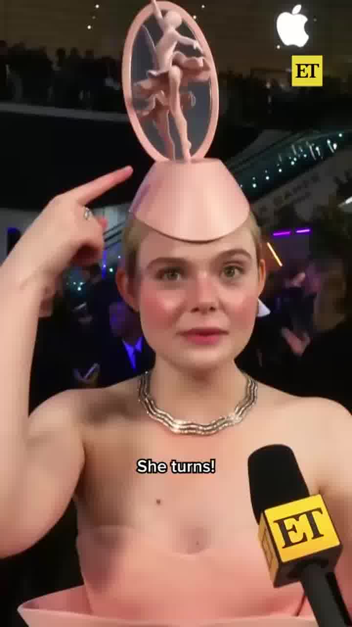 חייבים להתעכב רגע על הכובע (?) של אל פנינג, איתו הגיע אמש לבכורת "משחקי הרעב" בלונדון
