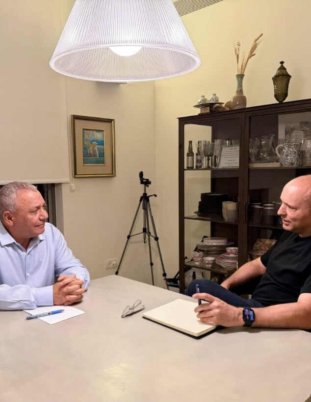 בנט ואיזנקוט נפגשו לאחר הבחירות בנט ואיזנקוט נפגשו לאחר הבחירות