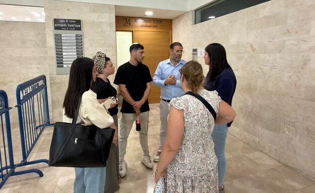 אורן חזן והורים נוספים בדיון בבית משפט אורן חזן והורים נוספים בדיון בבית משפט