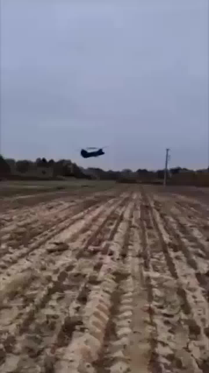 רגע התרסקות מסוק צבאי איטלקי בבוסניה והרצגובינה. על פי הדיווחים, 4 נהרגו בתקרית