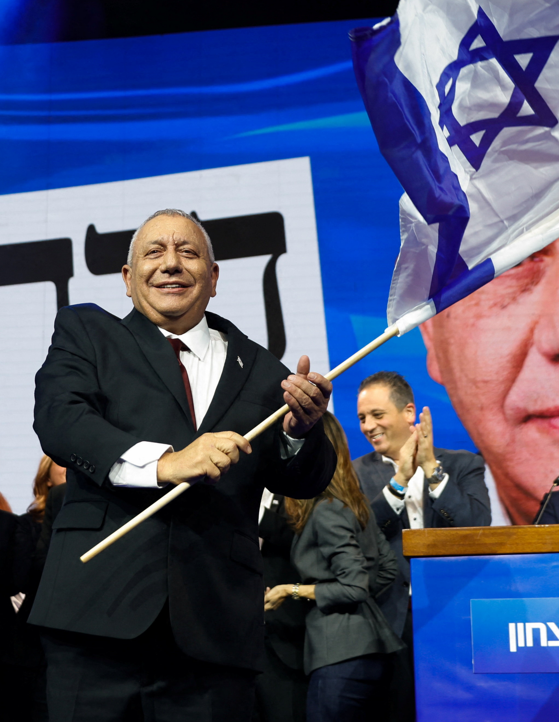 גדי איזנקוט במטה המפלגה לאחר פרסום תוצאות המדגמים גדי איזנקוט במטה המפלגה לאחר פרסום תוצאות המדגמים